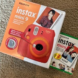 Fujifilm Instax Mini 9 Camera - Coral